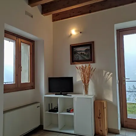 Oasi Delle Querce Casa Nel Bosco Vista E Comfort A Сasa de vacaciones Monte Isola