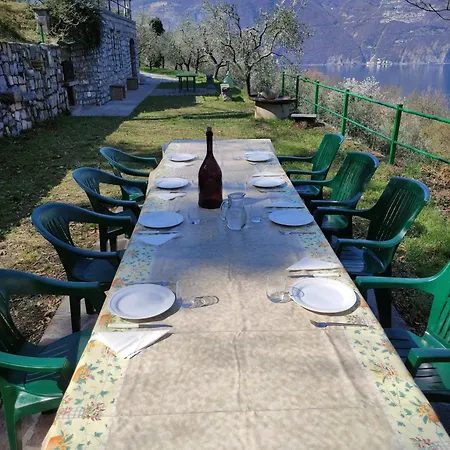 Oasi Delle Querce Casa Nel Bosco Vista E Comfort A Сasa de vacaciones Monte Isola