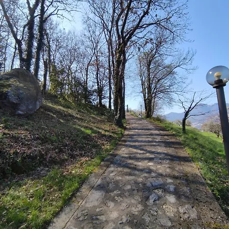 Oasi Delle Querce Casa Nel Bosco Vista E Comfort A Сasa de vacaciones Monte Isola
